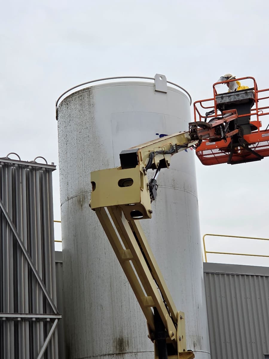 Above-Ground vs. Underground Storage Tanks: Maintenance Risks and Best Practices 